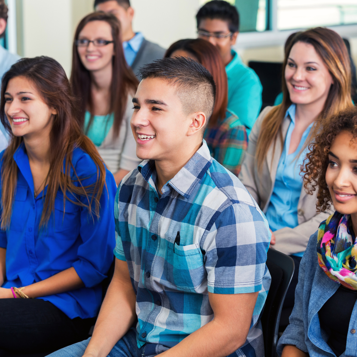 Groupe d'étudiants illustrant la recherche de leur futur métier