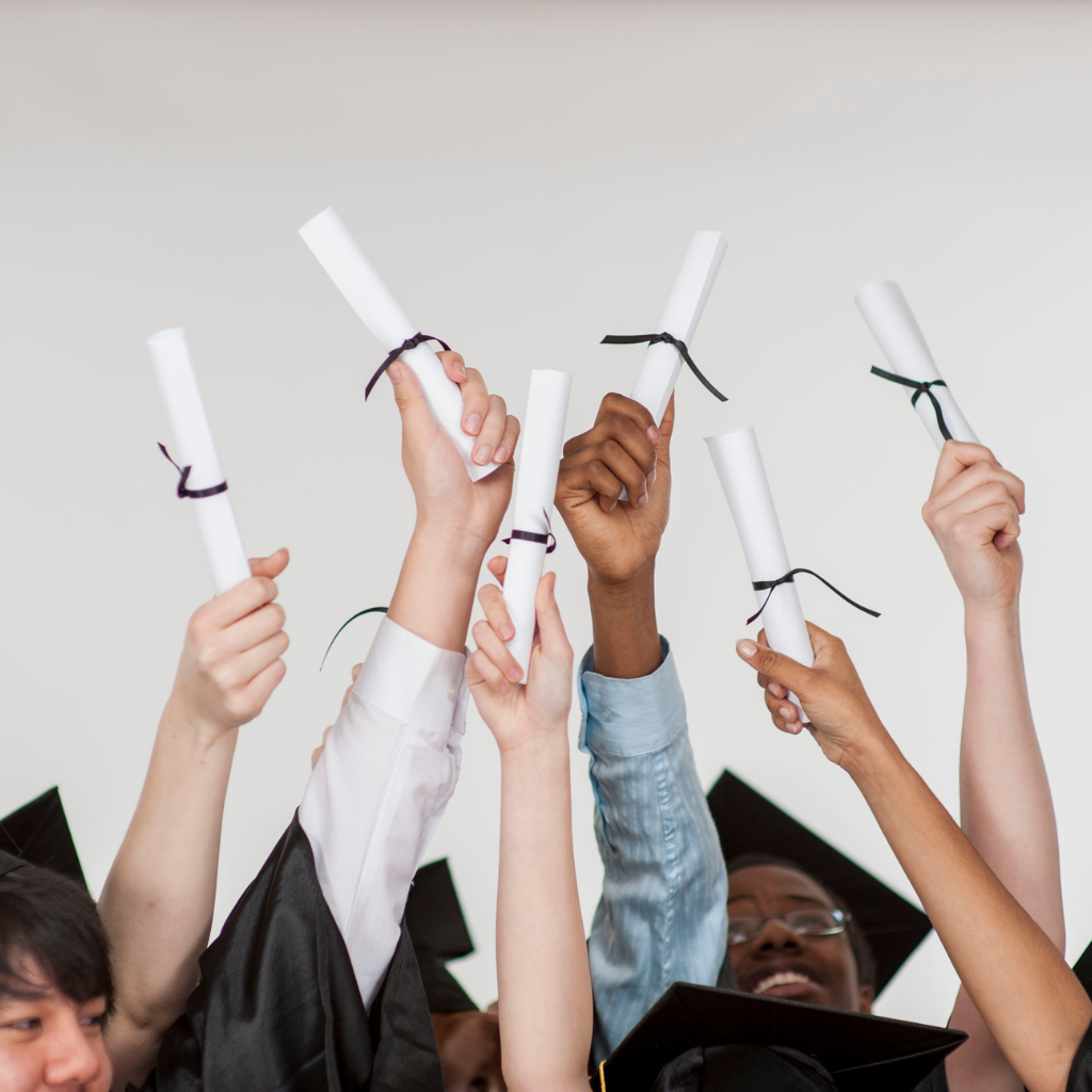 Photo de jeunes diplômés bientôt en recherche d'un premier emploi